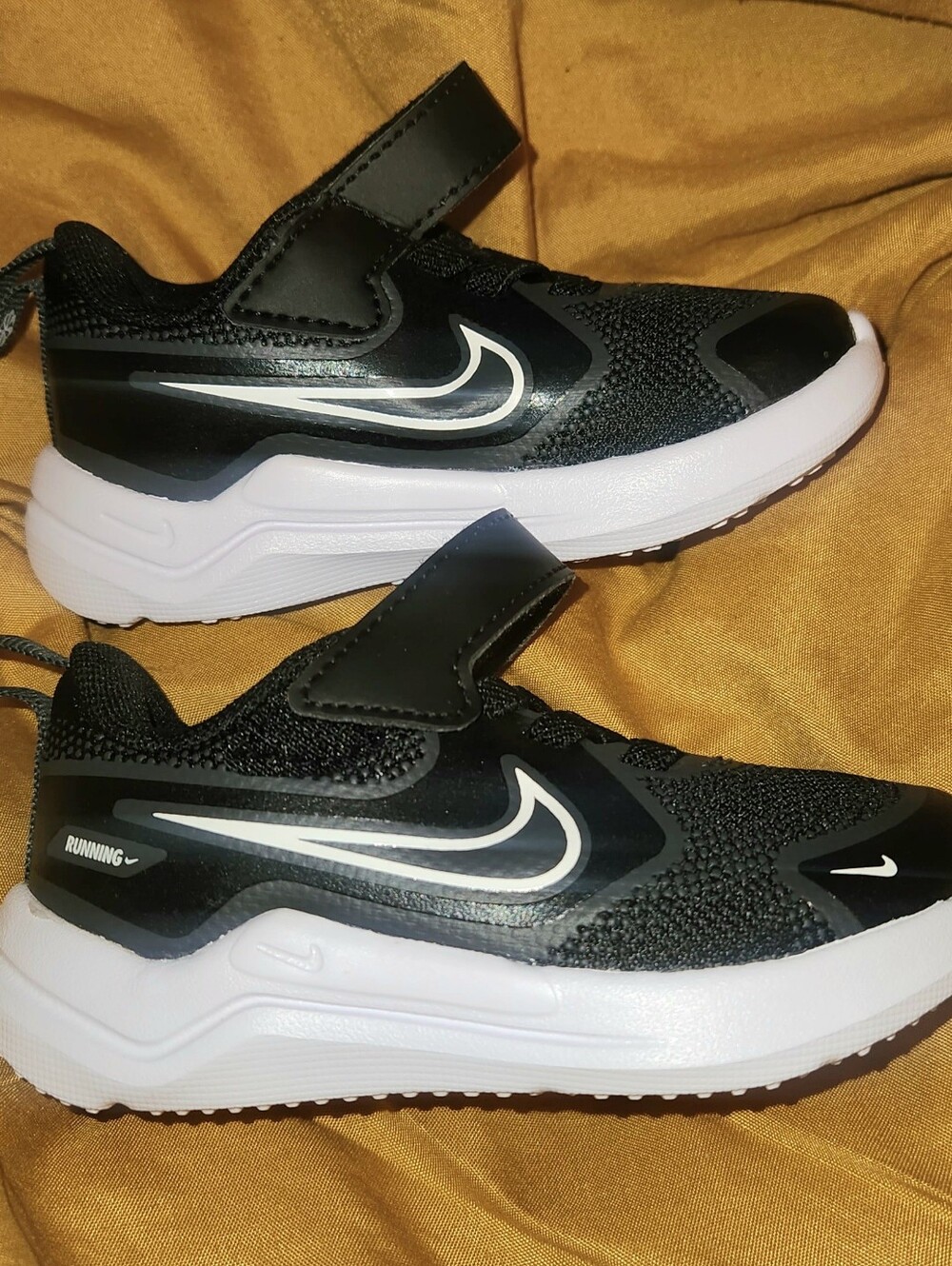 NEW - Toddler Boys' Nike Cosmic Runner Sneakers (Size 5C) NO BOX
